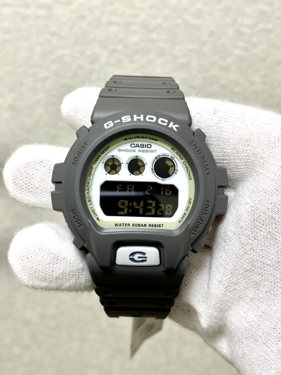 G-SHOCK
DW-6900HD-8JF