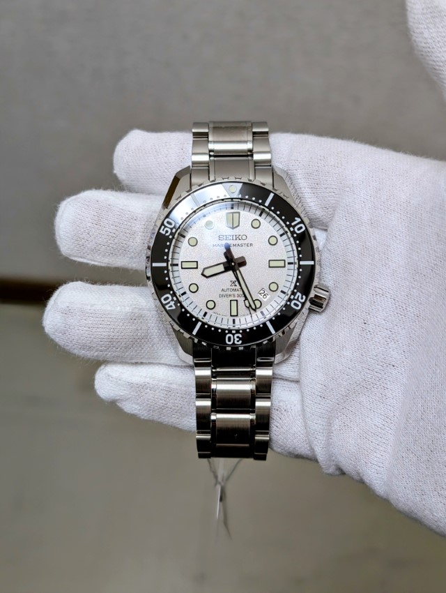 SEIKO PROSPEX
MARINEMASTER
1968 Heritage Diver’s Watch
SLA077
セイコー プロスペックス
マリンマスター
メカニカルダイバーズ 1968 ヘリテージ
SBDX063