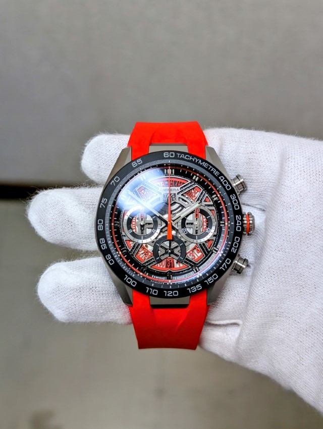 TAG HEUER
CARRERA CHRONOGRAPH
EXTREME SPORT
タグ・ホイヤー
カレラ クロノグラフ
エクストリームスポーツ
CBU2082.FT6275
