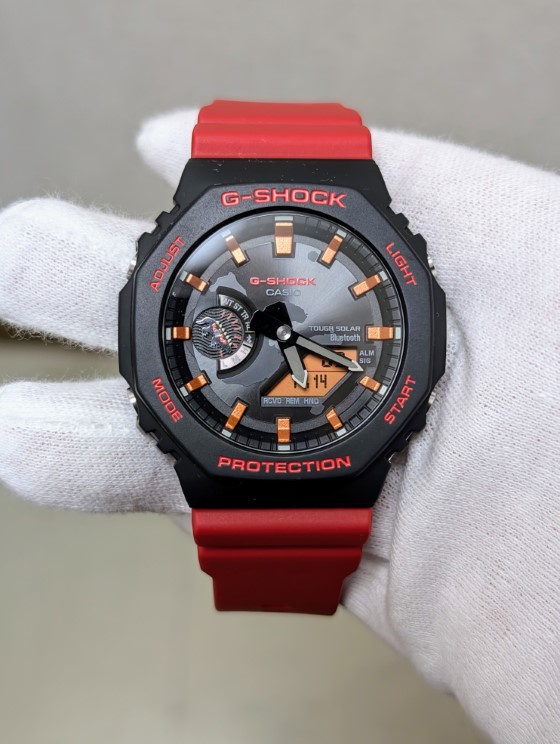 G-SHOCK
2100シリーズ
Charles Darwin Foundationコラボレーションモデル
GA-B2100CD-1A4JR