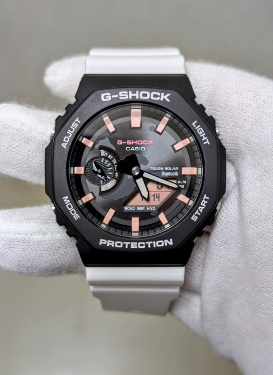 G-SHOCK
2100シリーズ
Charles Darwin Foundationコラボレーションモデル
GA-B2100CD-1A7JR