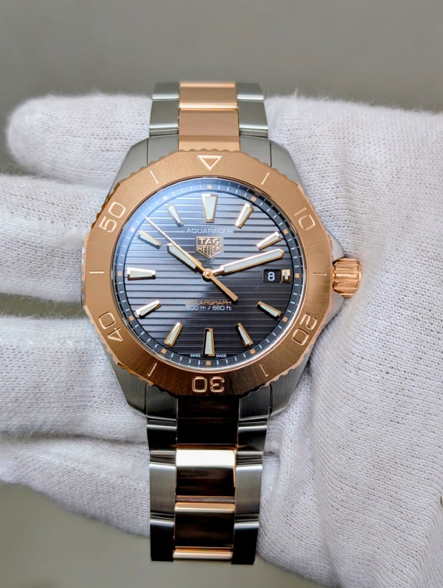 TAG HEUER
AQUARACER PROFESSIONAL200
SOLOARGRAPH
タグ・ホイヤー
アクアレーサー プロフェッショナル200
ソーラーグラフ
WBP1121.BB0003