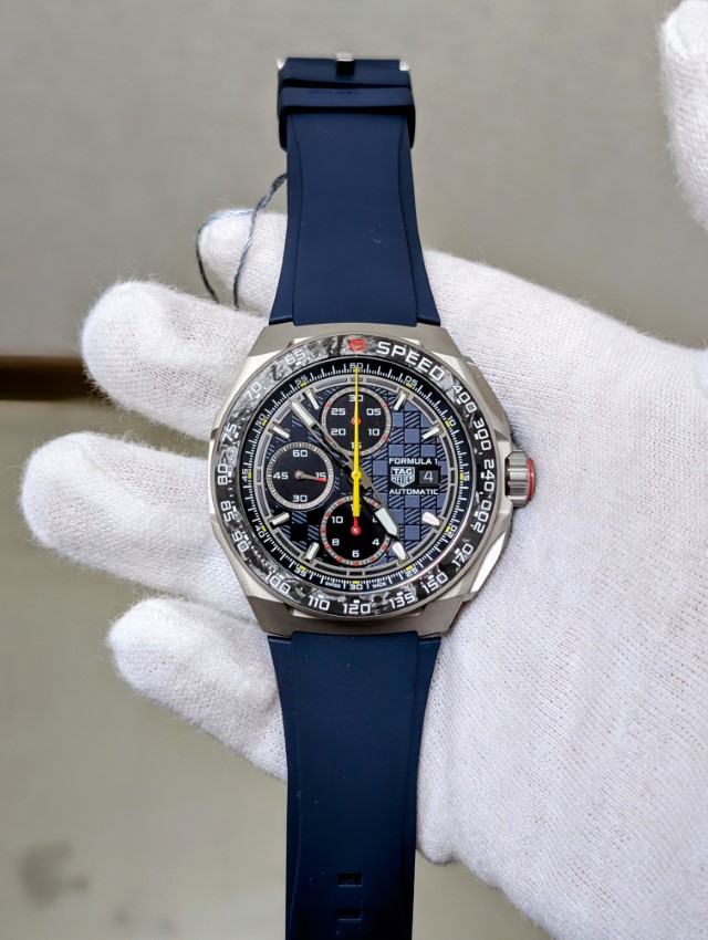 TAG HEUER
FORMULA1 CHRONOGRAPH
ORACLE REDBULL RACING
タグ・ホイヤー
フォーミュラ１ クロノグラフ
オラクル レッドブル レーシング
CBZ2080.FT8091