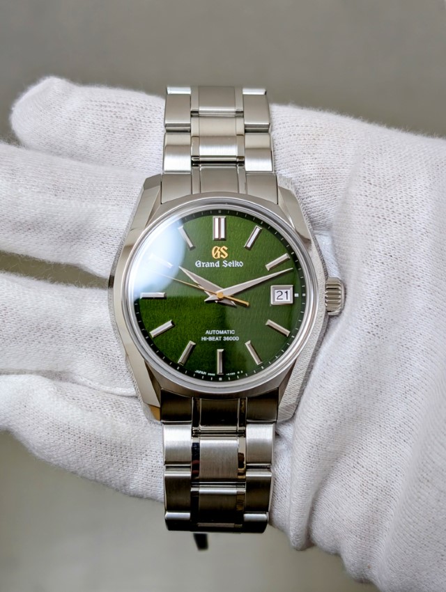 GRAND SEIKO
HERITAGE COLLECTION
グランドセイコー
ヘリテージコレクション
SBGH351