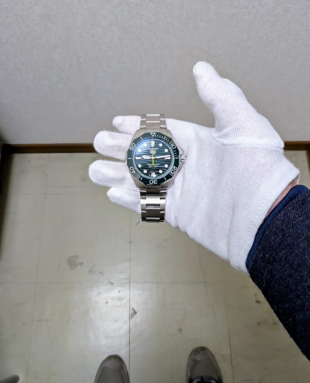 TAG HEUER AQAURACER
PROFESSIONAL300
タグ・ホイヤー アクアレーサー
プロフェッショナル300
WBP5116.BA0013