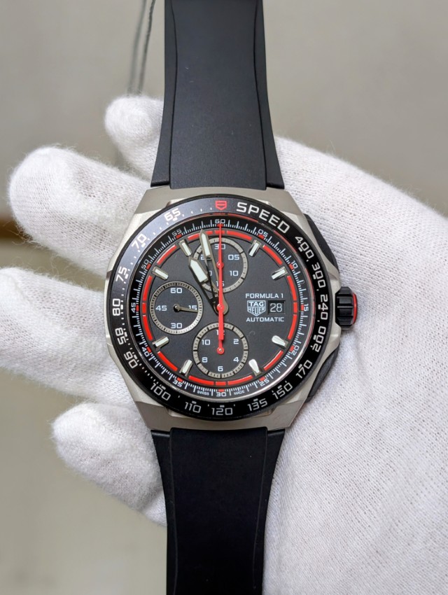 TAG HEUER
FORMULA 1
CHRONOGRAPH
タグ・ホイヤー
フォーミュラー１
クロノグラフ
CBZ2082.FT8096
