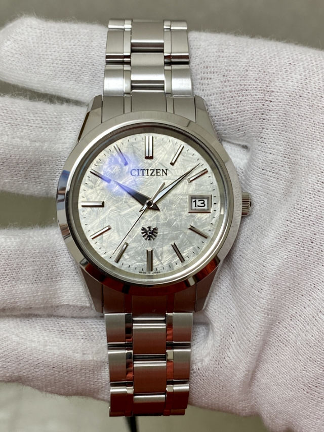 The CITIZEN
ザ・シチズン
AQ4100-57C
世界限定500本
JPY 440,000円