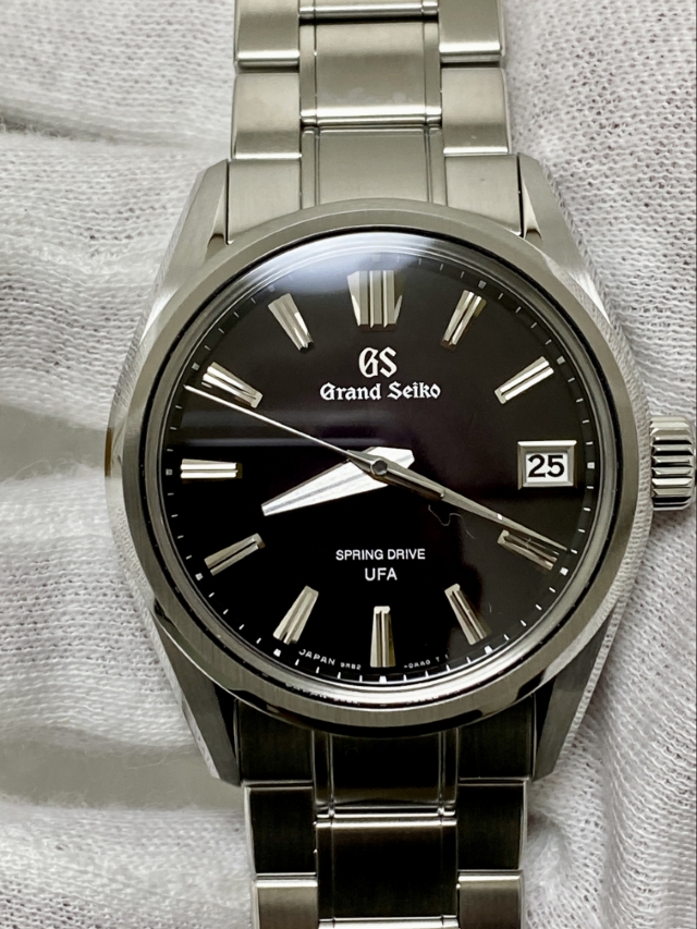 GRAND SEIKO
EVOLUTION 9 COLLECTION
グランドセイコー
エボリューション9 コレクション
SLGB005
世界限定：1,300本（うち国内：700本）