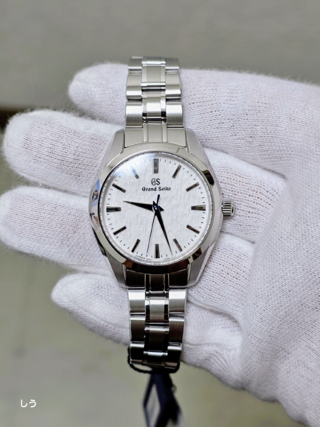 GRAND SEIKO
グランドセイコー
SBGX359