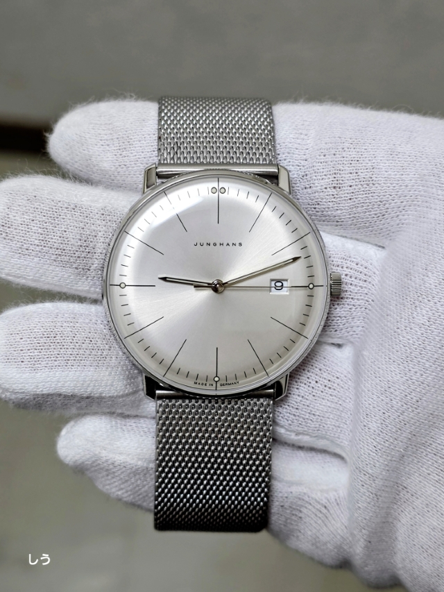 JUNGHANS
ユンハンス
Max Bill by Junghans Quartz
041 4463 46