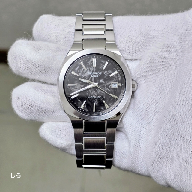 EDIFICE
エディフィス
フォージドカーボンダイアル
AUTOMATIC
EFK-200CD-1AJF