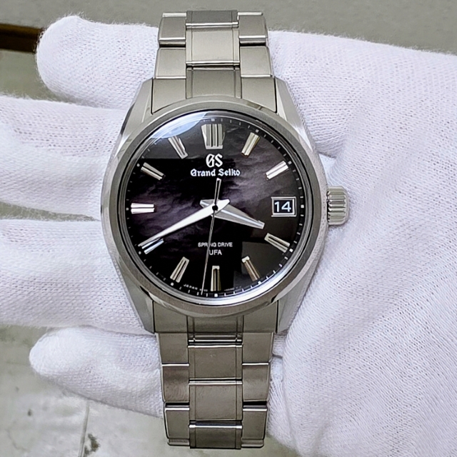 GRAND SEIKO
EVOLUTION 9
グランドセイコー
エボリューション9 コレクション
SLGB007