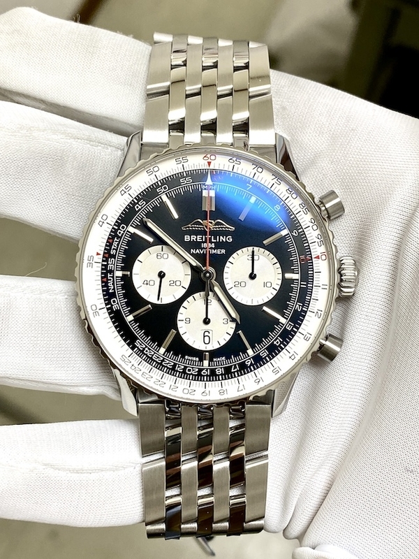 BREITLING NAVITMER B01  CHRONOGRAPH 46  ブライトリング ナビタイマー B01  クロノグラフ46  AB0137211B1A1